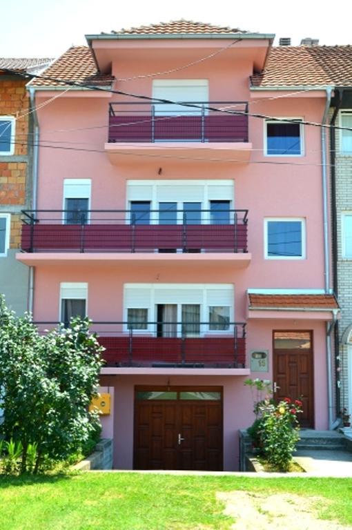 Guest House Trajkovic Ягодина Екстериор снимка